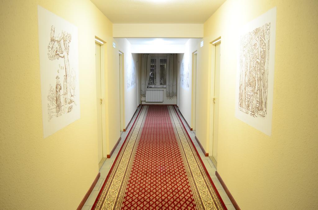 Hajnówka Zajazd Bartnik מראה חיצוני תמונה